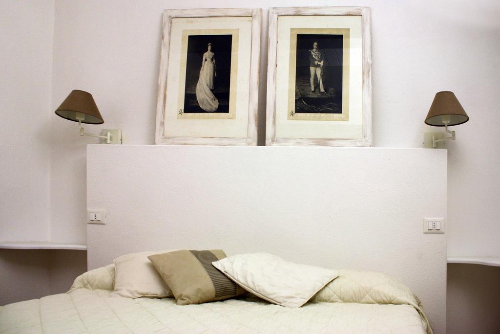 ホテル La Dimora Del Conte Bracco B. アルベンガ 部屋 写真